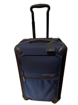 Tumi Gen 4.2 Azul Marino y Negro 22" Internacional Carry On 4 Ruedas 140513 Foto 1 de 4