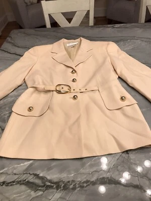 Chaqueta informal de lana de esquina almohadillas para el hombro cinturón botones dorados talla 8 Estate vintage Foto 1 de 4