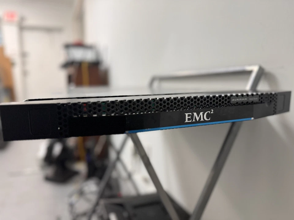 EMC Avamar ADS Gen4S Utility Node 100-580-640 Complete with Drives - Image 1 of 4