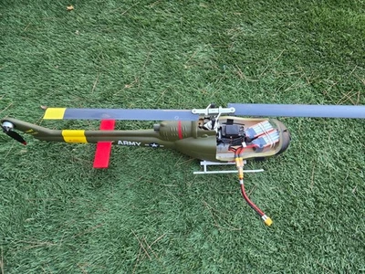 HELICÓPTERO FLYWING UH-1 HUEY ESCALA V4 RTF Foto 1 de 4