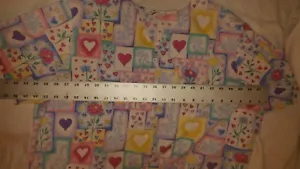 EMT MEDIC NURSE VET SCRUB TOP SHIRT BLOUSE HEARTS VALENTINES LOVE PATTERN 2XL - Picture 1 of 6