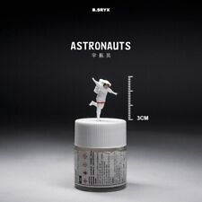 1/64 Jumping Astronaut Scene Props Miniatures Figure Doll For Car Vehicle Toy