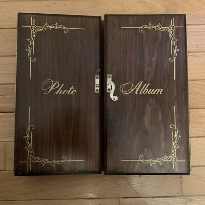 Natural Wood Photo Album Holds 100 5" x 3 1/2" Photos USA The Holson Company - Image 1 of 4