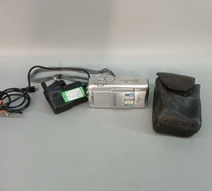 Canon PowerShot S50 Compact Digital Camera Silver 5.0mp 12x Optical Zoom -CP - Picture 1 of 5