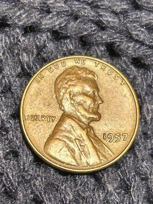 Rare 1957 No Mint Mark Penny With Errors On Liberty And Date - Image 1 of 4