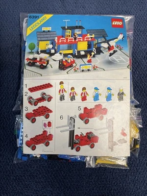 LEGO Town 6391 Cargo Centre 99.99% Complete W/Instructions - Image 1 of 4