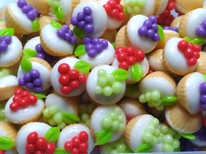 10X Barbie Miniature Dollhouse Food Mix Mini Cupcakes Fruit CakeTiny Pies Lot M1 - Picture 1 of 8