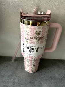 Stanley x LoveShackFancy QUENCHER 40oz 1.18L Tumbler Blooming Heirloom New - Picture 1 of 6