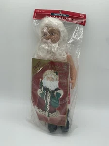 Alte Welt Weihnachtsmann Puppe mit Stab Boxerstiefel Häkelanleitung dabei 1998 - Bild 1 von 4