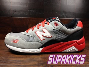 New Balance MRT580SR ""580 Mecha"" (Gris/Rojo/Negro) Estilo de vida para hombre talla 7 - 12 - Imagen 1 de 6