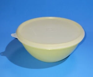 Tazón de mezcla vintage Tupperware 235 amarillo pastel maravilloso 5 tazas con tapa 228 - Imagen 1 de 4