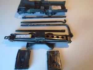 2006-2010 Hummer H3 Emergency Spare Tire Jack Tool Kit Set 1477 OEM complete - Picture 1 of 10