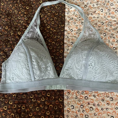 Flirtitude, Bralette de encaje con almohadillas extraíbles verde claro para mujer, talla M Foto 1 de 4
