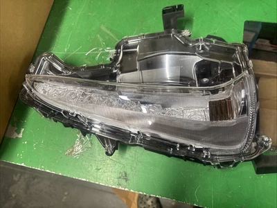 GENUINE NEW Toyota (81510-47120) Fog Lamp Assembly 2017-2022 Toyota Prius Prime - Image 1 of 4