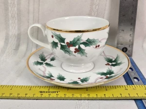 Mikasa L3473 Christmas Ribbon Holly Footed Tea Cup & Saucer - Picture 1 of 3