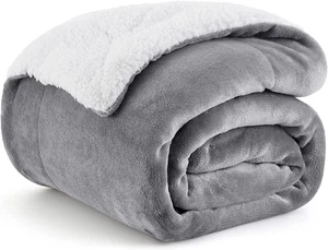GentleSoft Sherpa Fleece Überwurf Decke - Warm Plüsch Geschenk für Frauen, Grau 50x60" - Bild 1 von 9