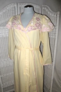 Vtg Natori Pastel Yellow & Pink Nightgown Robe Set Applique Accent  Small - Picture 1 of 11