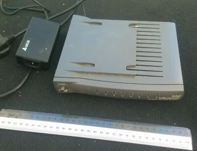 Intel 8-port 10/100mbps network switch  - Image 1 of 4