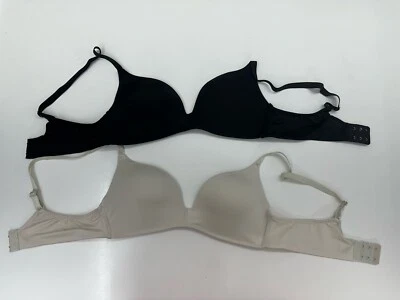 Dos sujetadores para mujer talla 36/80 negro tostado ajustables sin costuras inalámbricos ligeramente forrados Foto 1 de 4