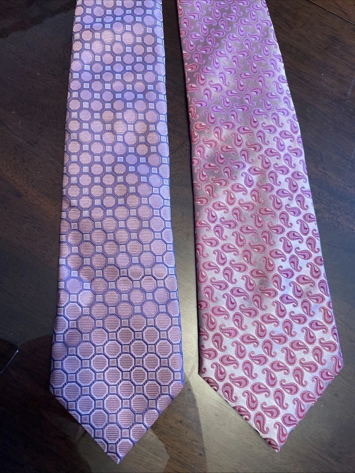 2 Corbatas Rosa Kirkland Y Satya Paul Paisley Y Geométricas Hechas en Italia Foto 1 de 4