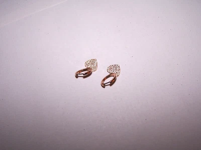 Pendientes Huggie Kate Spade Yours Truly Pave Oro Rosa Corazón Gota Foto 1 de 2