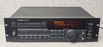 TASCAM DA-40 》Digital Audio Tape (DAT) Player/Recorder 》Made in Japan - Bild 1 von 4