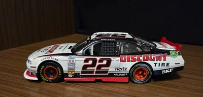 Neumático de descuento Ryan Blaney #22 Kentucky Race Win 2013 Mustang 1:24 acción Foto 1 de 4
