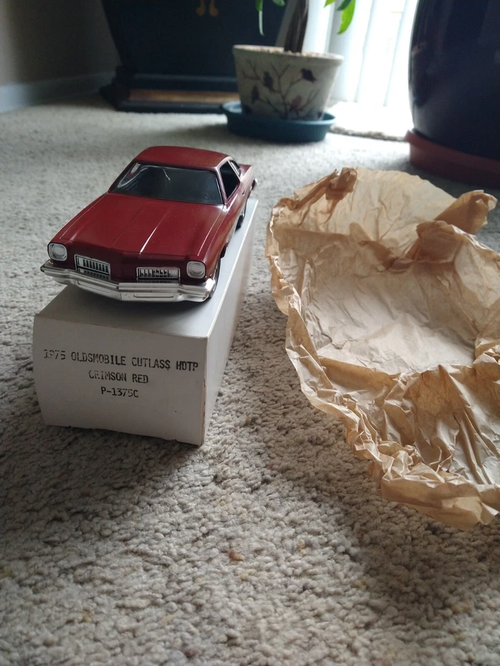 Jo-Han 1975 Oldsmobile Cutlass HDTP concesionario promoción modelo coche rojo carmesí ~ CE Foto 1 de 4