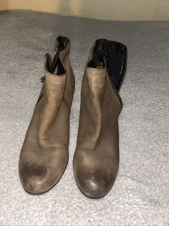 Eastland Amore Loafer Brown Leather Slip-On Wedge Heel Womens Size 9 1/2 W - Image 1 of 4