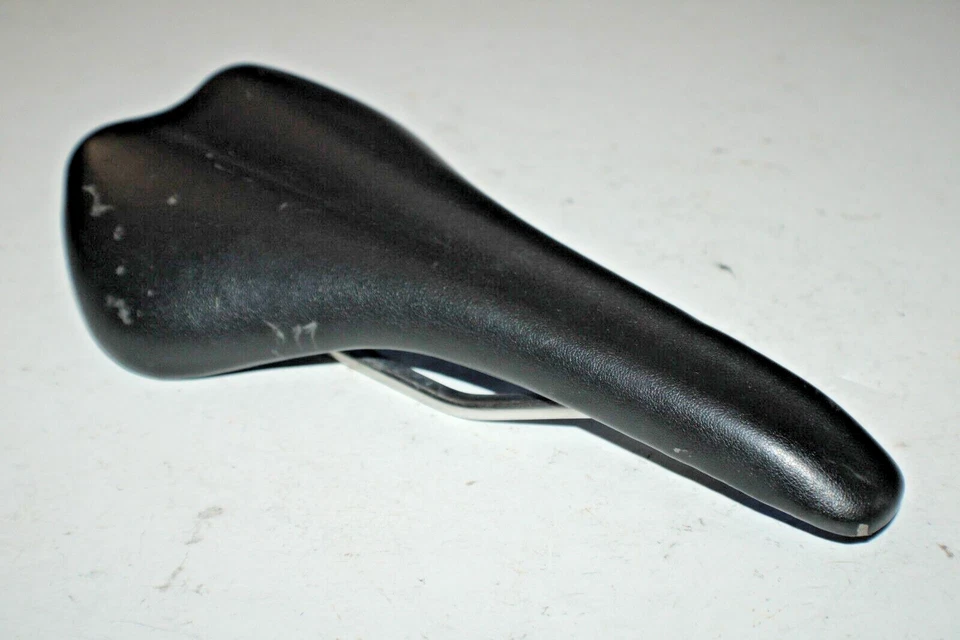 Sillín de bicicleta de carretera 260/135 mm negro Touring Racing híbrido MTB CX envío rápido a EE. UU. Foto 1 de 4