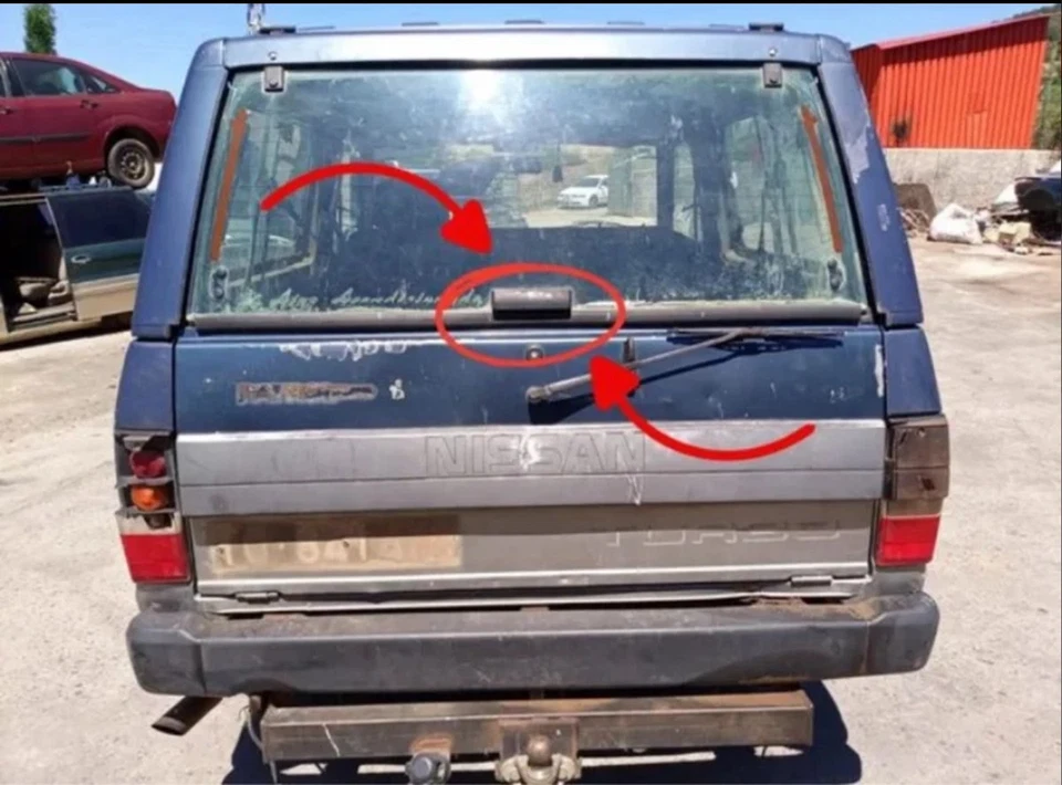 Maneta Maletero Nissan Patrol 160 - Imagen 1 de 3