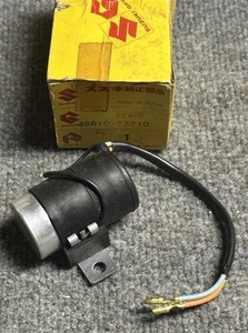 NOS SUZUKI  38610-32210 T350 T500 TC185 GT380 GT500 GT550 GT750 TS400 T/SIGNAL - Foto 1 di 5