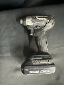 Makita XDT15ZB Avvitatore a percussione 18 V agli ioni di litio subcompatto senza fili con batteria da 1,5 Ah - Foto 1 di 6