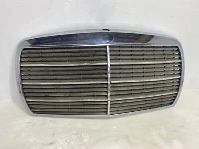 77-85 Mercedes W123 300D 300CD 280E capó delantero rejilla radiador cromo OEM+ insignia Foto 1 de 4