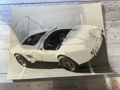 FOTO ORIGINAL AÑOS 60 SHELBY AMERICAN DAVE FRIEDMAN COMPANY COBRA HOOD ABIERTA Foto 1 de 3
