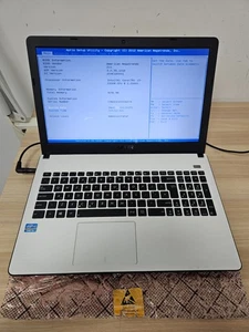 ASUS X501A - i3-2330M - 4GB Ram - No Storage - Picture 1 of 17