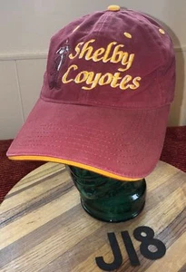 SHELBY MONTANA HIGH SCHOOL COYOTES STRAPBACK-HUT, burgunderrot. Sehr guter Zustand. J18 - Bild 1 von 3