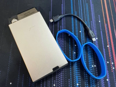 Cayin C5 Portable Headphone Amplifier with DAC - Immagine 1 di 4