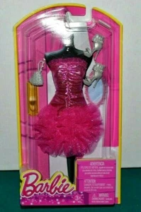 NUEVO EN CAJA 2013 BARBIE LIFE IN DREAMHOUSE MODA BRILLANTE ROSA CON VOLANTES VESTIDO TACONES+ - Imagen 1 de 3