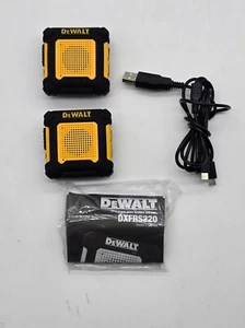 2 x Gently used Dewalt (DXFRS220) Wearable Walkie Talkies - Zdjęcie 1 z 2