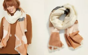 Sciarpa coperta lunga flanella Old Navy nuova con etichette scialle scialle tartan pashmina crema combinata - Foto 1 di 6