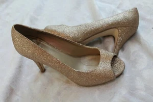 RAMPAGE GRACE Gold Glitter HIGH Heels Peep Toe Size 9.5 PLATFORM - Picture 1 of 7