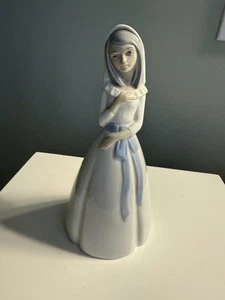 Miguel Requena Figurine Of Bride - Bild 1 von 3