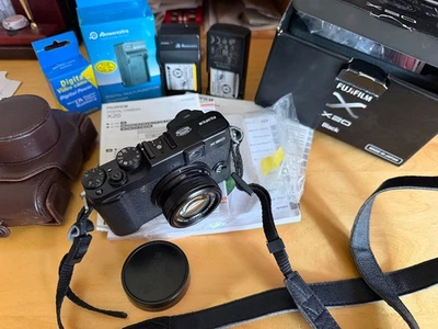 Fujifilm X Series X20 12.0MP Digital Camera - Black - Image 1 of 4