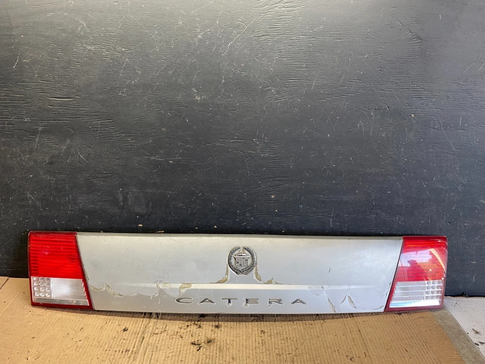 Cadillac Catera 2000-2001 panel maletero tapa respaldo matrícula Q0362 DG Foto 1 de 4