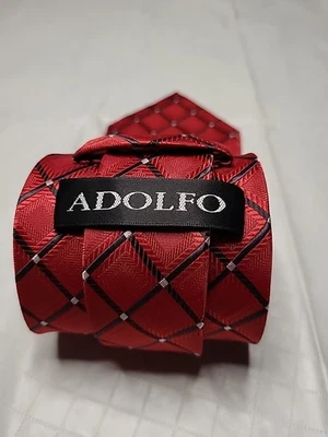 Corbata Adolfo XL Roja Negra Geométrica 63"x3.5" Foto 1 de 3