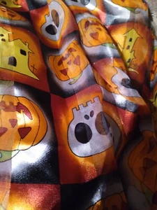 Schal und Brosche Anstecknadel Totenköpfe Kürbisse Halloween orange Verkleiden - Bild 1 von 4