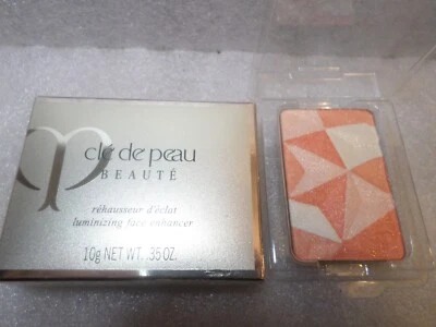 Potenciador facial iluminador Cle de Peau #15 albaricoque dorado .35 OZ RECARGA NUEVO EN CAJA Foto 1 de 4