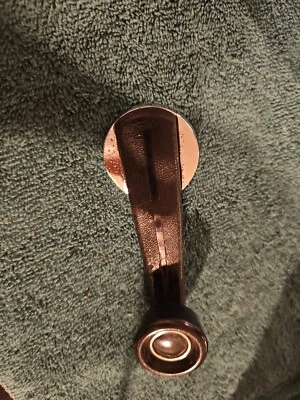 Manivela de janela BMW 2002 E10 114 1602 (1967-1976) FABRICANTE DE EQUIPAMENTO ORIGINAL  - Imagem 1 de 3