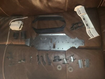 Serpent Cobra 811B RTR 1/8 Nitro Buggy PARTS  - Image 1 of 4